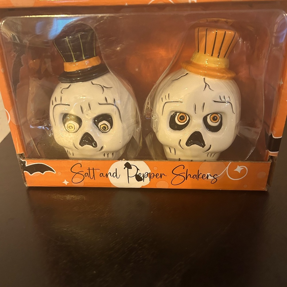 Transpac Halloween Salt and Pepper Shakers